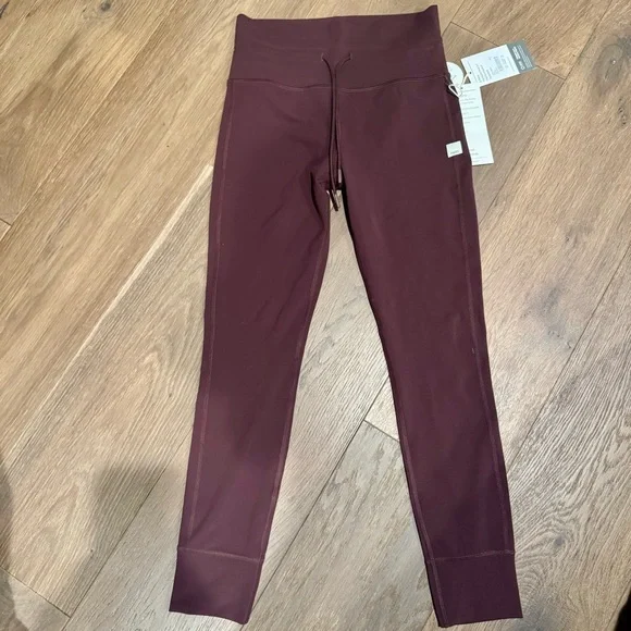 NWT Vuori Daily Legging in Ruby Size Small - Picture 3 of 6